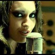 Le texte musical CAN'T CRY HARD ENOUGH de BELLEFIRE est également présent dans l'album Spin the wheel (2004)