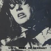 Le texte musical MICHAEL de SUZI QUATRO est également présent dans l'album Your mamma won't like me (1975)