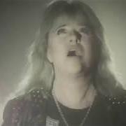 Le texte musical HEAVY DUTY de SUZI QUATRO est également présent dans l'album No control (2019)