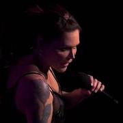 Le texte musical BROKEN AND UGLY de BETH HART est également présent dans l'album Front and center (live from new york) (2018)