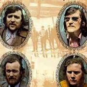 Le texte musical ON THE ONE ROAD de WOLFE TONES est également présent dans l'album Let the people sing (1972)