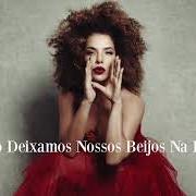 Le texte musical VÁ COM DEUS de VANESSA DA MATA est également présent dans l'album Quando deixamos nossos beijos na esquina (2019)