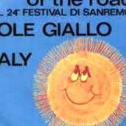 Le texte musical SOLE GIALLO de MIDDLE OF THE ROAD est également présent dans l'album Sanremo