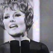 Le texte musical INVECE NO de PETULA CLARK & BETTY CURTIS est également présent dans l'album Sanremo