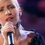 Le texte musical AMA de ROMINA FALCONI est également présent dans l'album Sanremo