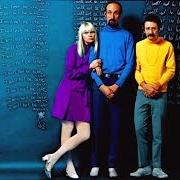 Le texte musical SHE DREAMS de PETER, PAUL & MARY est également présent dans l'album Late again (1968)