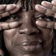 Le texte musical MARIA MARIA de MILTON NASCIMENTO est également présent dans l'album Uma travessia - 50 anos de carreira (2015)