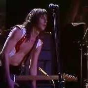 Le texte musical MAKES NO DIFFERENCE de PAT TRAVERS est également présent dans l'album Pat travers ('76) (1976)