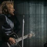 Le texte musical WHAT'S LEFT OF ME de BON JOVI est également présent dans l'album What about now (2013)