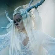 Le texte musical FERAL HEARTS de KERLI est également présent dans l'album Feral hearts (2016)