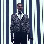 Le texte musical HUMAIN À L'EAU de STROMAE est également présent dans l'album Racine carree (2013)