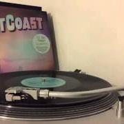 Le texte musical I DON'T KNOW HOW de BEST COAST est également présent dans l'album Fade away (2013)