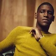 Le texte musical EARTHQUAKE de LABRINTH est également présent dans l'album The gallery