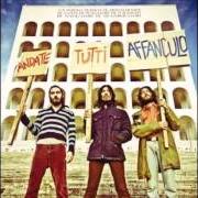 Le texte musical WE JUST WANNA LIVE de ZEN CIRCUS est également présent dans l'album Andate tutti affanculo (2009)