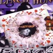 Le texte musical BLOOD ON DA RUG de BROTHA LYNCH HUNG est également présent dans l'album Ebk4 (2000)