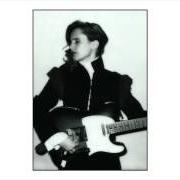 Le texte musical WHIP THE NIGHT de ANNA CALVI est également présent dans l'album Live for burberry (2017)