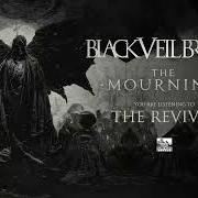 Le texte musical DEVIL de BLACK VEIL BRIDES est également présent dans l'album The mourning (2022)