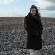 Le texte musical VOYAGER de BIRDY est également présent dans l'album Young heart (2021)