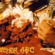 Le texte musical MAXIMUM ROTTING CORPSE de BUTCHER ABC est également présent dans l'album Butchered at birth day (2003)