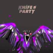 Le texte musical PLUR POLICE de KNIFE PARTY est également présent dans l'album Trigger warning (2015)