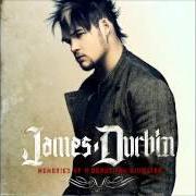 Le texte musical STAND UP de JAMES DURBIN est également présent dans l'album Memories of a beautiful disaster (2011)
