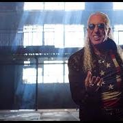 Le texte musical THE BALLAD OF MACK THE KNIFE de DEE SNIDER est également présent dans l'album Dee does broadway (2012)