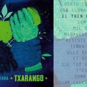 Le texte musical UNA LLUNA A L'AIGUA de TXARANGO est également présent dans l'album El cor de la terra (2017)
