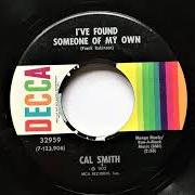 Le texte musical THE LORD KNOWS I'M DRINKIN' de CAL SMITH est également présent dans l'album I've found someone of my own