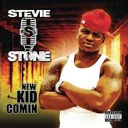 Le texte musical WAIT A MINUTE de STEVIE STONE est également présent dans l'album New kid comin (2009)