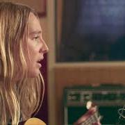 Le texte musical GAMES PEOPLE PLAY de LISSIE est également présent dans l'album Covered up with flowers (2012)