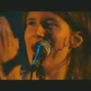 Le texte musical BABY CARNI BIRD de CAMILLE est également présent dans l'album Live au trianon (2006)