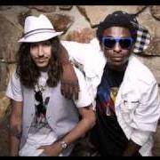 Le texte musical ROCK N ROLL OR ROCK N ROLL (REMIX) de SHWAYZE est également présent dans l'album Let it beat (2009)