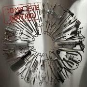 Le texte musical NONCOMPLIANCE TO ASTM F 899-12 STANDARD de CARCASS est également présent dans l'album Surgical steel (2013)