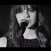 Le texte musical FOOLS LOVE de GABRIELLE APLIN est également présent dans l'album Light up the dark (2015)