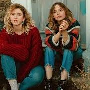 Le texte musical RIVER de GABRIELLE APLIN est également présent dans l'album December (2018)