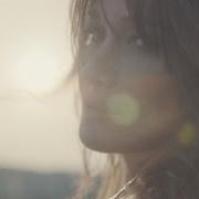 Le texte musical RIEN QUE L'EXTASE de CARLA BRUNI est également présent dans l'album Carla bruni (deluxe) (2020)