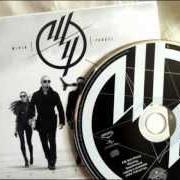 Le texte musical UN BESO de LIDERES est également présent dans l'album Wisin & yandel (2012)
