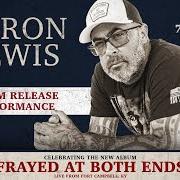 Le texte musical LIFE BEHIND BARS de AARON LEWIS est également présent dans l'album Frayed at both ends (2022)