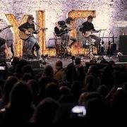 Le texte musical BUSCANDO EL MAR de RULO Y LA CONTRABANDA est également présent dans l'album Una noche en el castillo (2014)