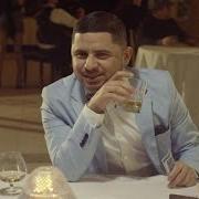 Le texte musical RANCHOS Y VEREDAS de LARRY HERNANDEZ est également présent dans l'album Vete acostumbrando (2015)