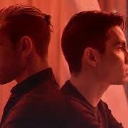 Le texte musical CLUMSY de SAM TSUI est également présent dans l'album Trust (2018)