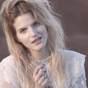 Le texte musical CHIAROSCURO de CHIARA GALIAZZO est également présent dans l'album Nessun posto e' casa mia (2017)