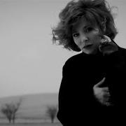 Le texte musical M'EFFONDRE de MYLÈNE FARMER est également présent dans l'album Bleu noir (2010)