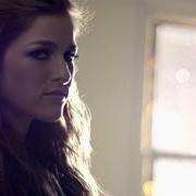 Le texte musical I AM INVINCIBLE de CASSADEE POPE est également présent dans l'album Invincible (2015)