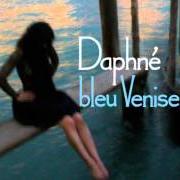 Le texte musical CHANSON D'ORANGE ET DE DÉSIR de DAPHNÉ est également présent dans l'album Bleu venise (2011)