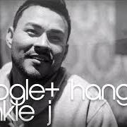 Le texte musical TIENES QUE CREER EN MÍ de FRANKIE J est également présent dans l'album Faith, hope y amor (2013)