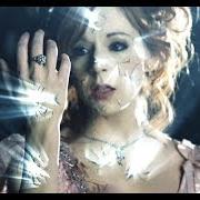 Le texte musical ROUNDTABLE RIVAL de LINDSEY STIRLING est également présent dans l'album Shatter me (2014)