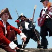 Le texte musical NAUTICAL NONSENSE de SWASHBUCKLE est également présent dans l'album Crewed by the damned (2006)