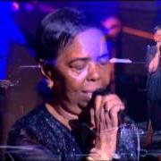 Le texte musical TEREZINHA de CESARIA EVORA est également présent dans l'album Cesaria evora 2002 (2002)