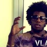 Le texte musical GIVIN' NO F*CKS de TRINIDAD JAMES est également présent dans l'album Don't be s.A.F.E (2012)